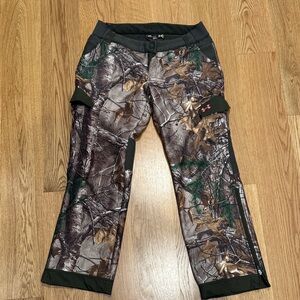 Under Armour Women's Camo Print Pants